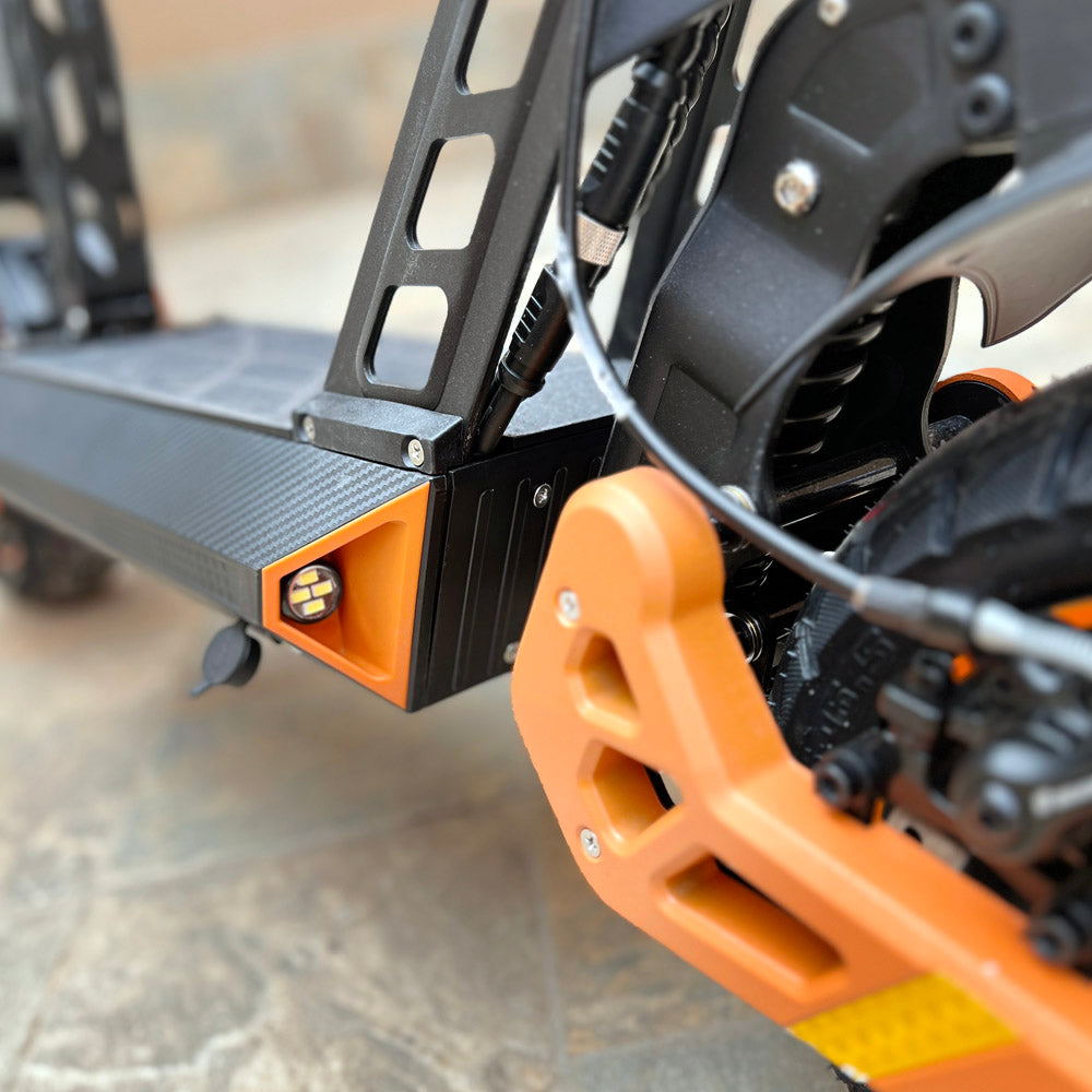 M4 Max dual drive with APP Electric scooter, Top Speed 25kmh, 35km Range, 1200Wx2