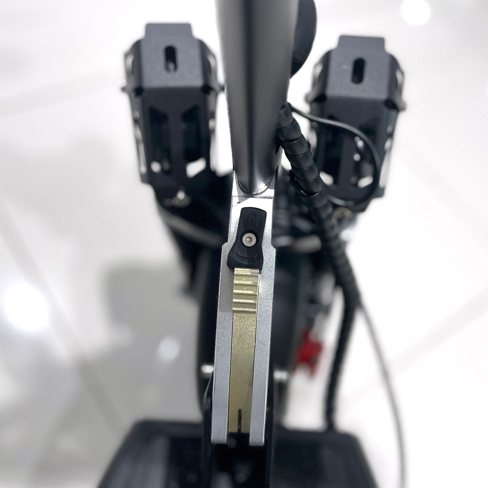 V10 Fast Speed Personal Electric scooter Top Speed 25kmh 40km Range 1200W