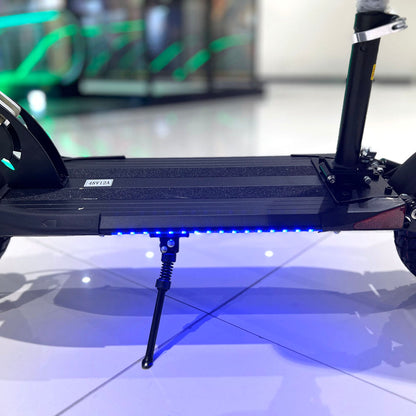 V10 Fast Speed Personal Electric scooter Top Speed 25kmh 40km Range 1200W