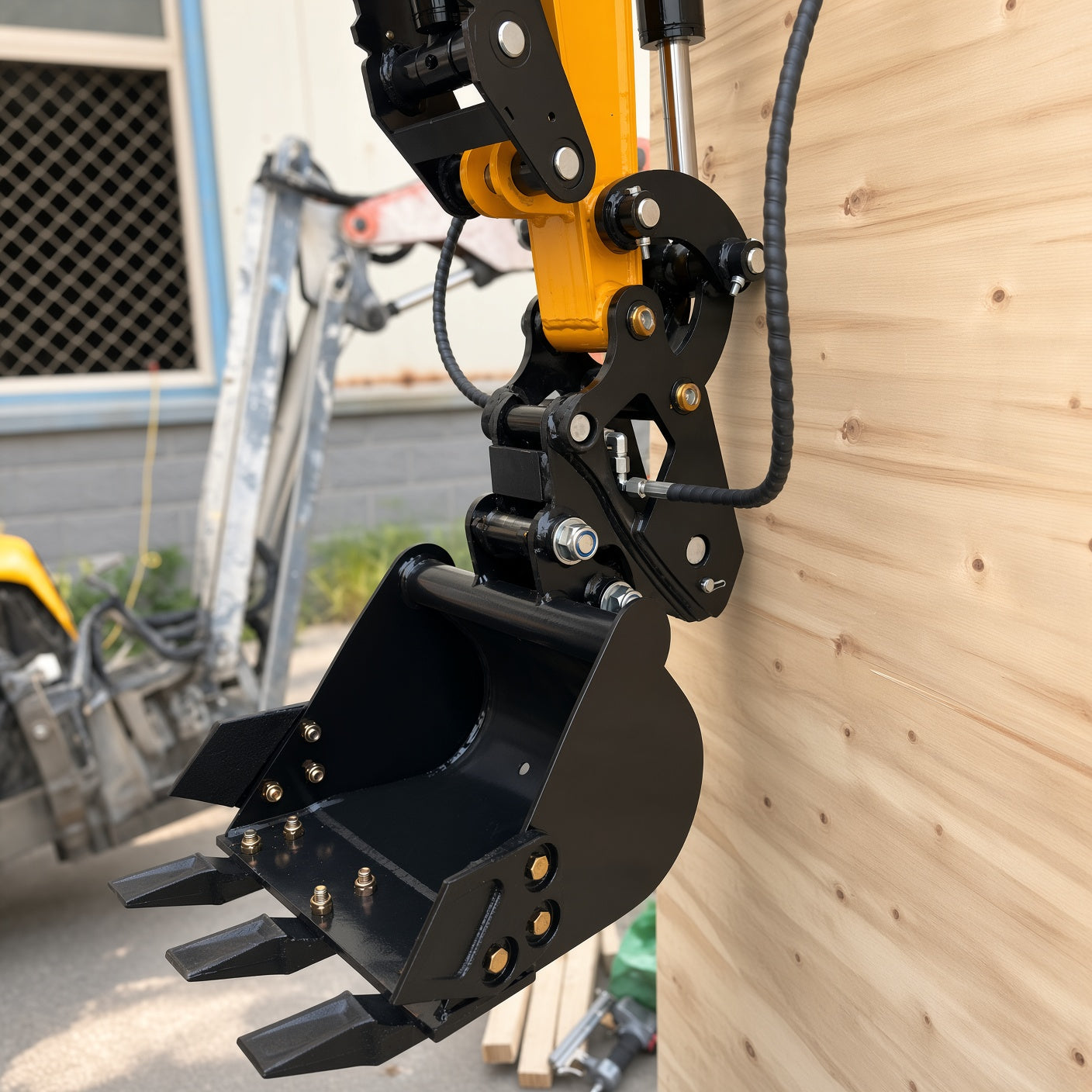 ME17 Mini Excavator 3-Cylinder Water-Cooled Diesel Engine Max Digging Depth 1800mm for Narrow Space Operations