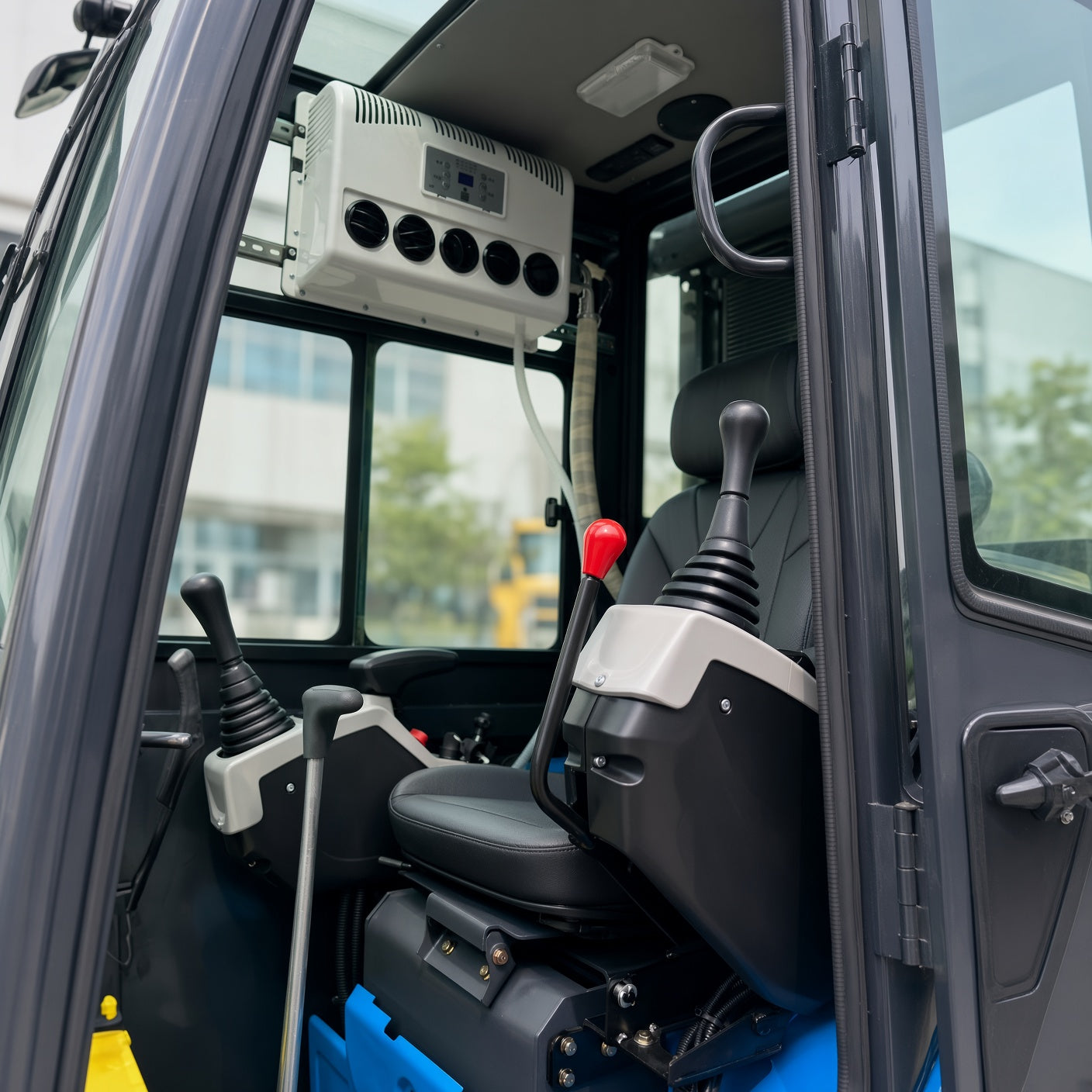 ME22 Mini Excavator 1800kg Kubota Engine Max Digging Depth 1800mm for Narrow Space Operations